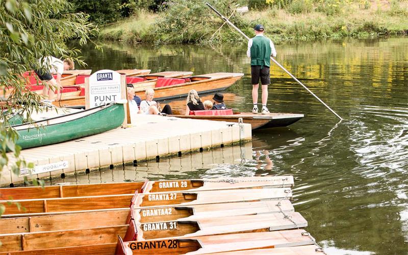 Punt boats and a punter 