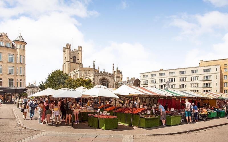 Busy cambridge market