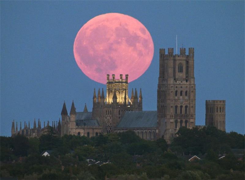 Cathedral moon view
